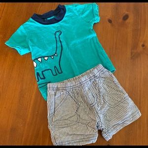 Carter’s 2 piece spring/summer outfit size 6 month